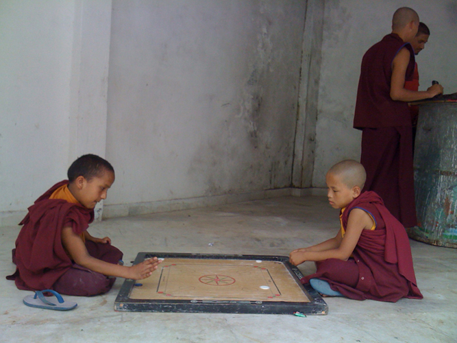 Enfants bouddhistes rewalsar